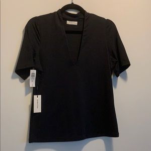 Aritzia Babaton Coleman Shortsleeve shirt. NWT.